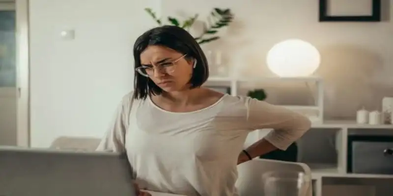 ما أسباب ألم أسفل الظهر؟ وهل هناك علاقة مباشرة بأمراض الكلى؟ ما أسباب ألم أسفل الظهر؟ وهل هناك علاقة مباشرة بأمراض الكلى؟