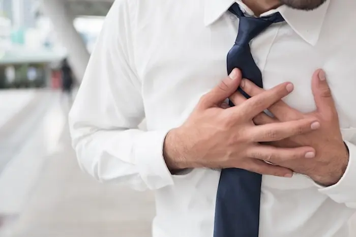 ما هي ازمة قلبية؟ اكتشف أعراض الجلطة القلبية المفاجئة ما هي ازمة قلبية؟ اكتشف أعراض الجلطة القلبية المفاجئة