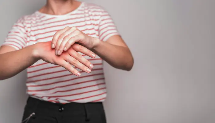 ما هي اسباب تنميل اليد اليمنى؟ ما هي اسباب تنميل اليد اليمنى؟
