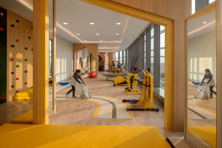 من نحن - مستشفى الموسى للتأهيل Pediatric Gym