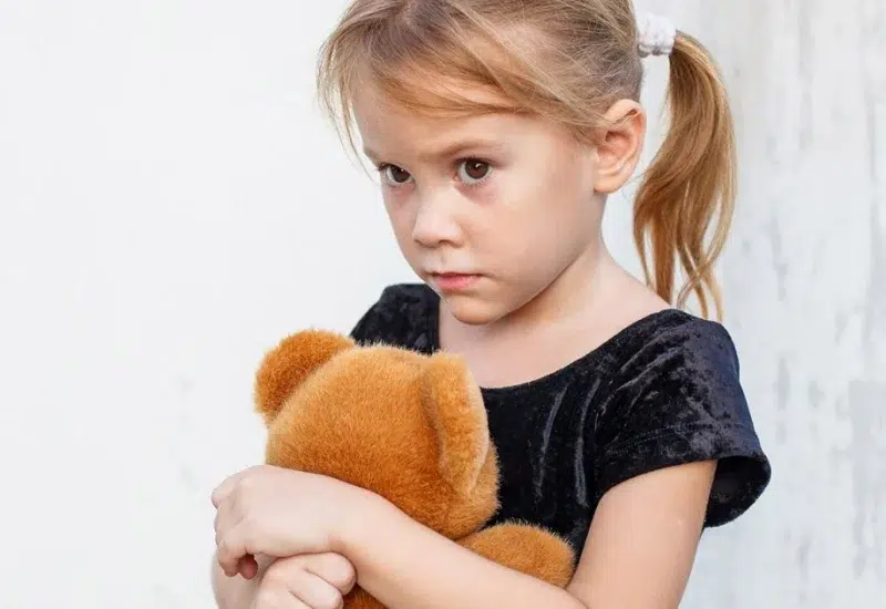 كيفية علاج اضطرابات القلق عند الأطفال و5 نصائح للوالدين كيفية علاج اضطرابات القلق عند الأطفال و5 نصائح للوالدين