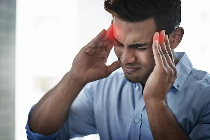 ما هي اخطر انواع الصداع ؟ دليل شامل بالأعراض والتحذيرات