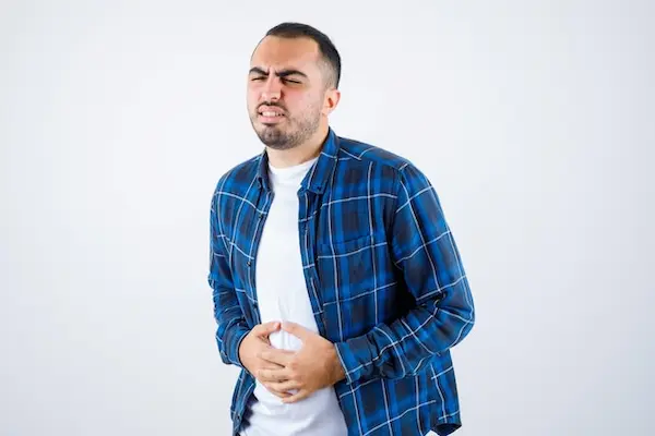 الم اعلى البطن