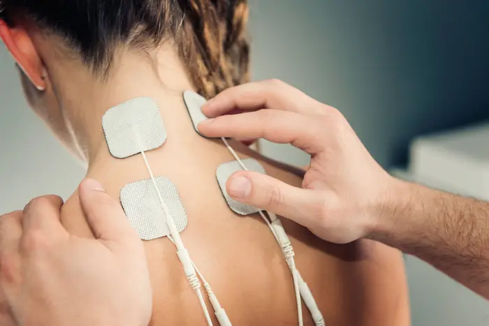 علاج طبيعي بالكهرباء I أفضل حل للتخلص من الألم بأمان