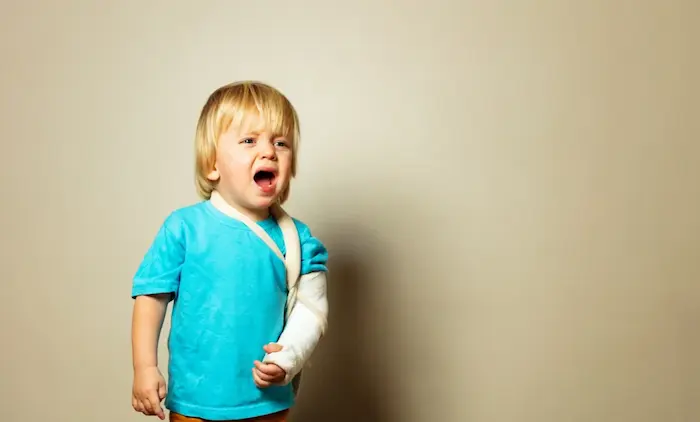 كسور الاطفال | الأنواع والعلاج والتعافي كسور الاطفال | الأنواع والعلاج والتعافي