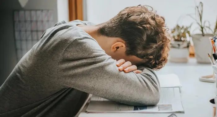 متلازمة التعب المزمن: الأسباب، الأعراض، وطرق العلاج